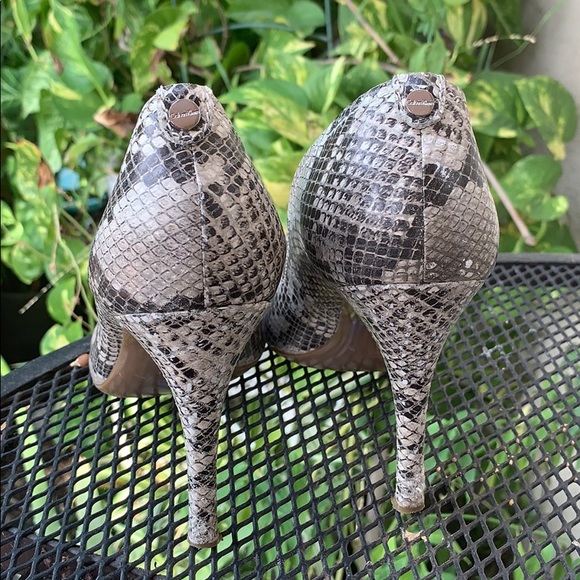 Calvin Klein Whinnie High heels 👠 6 1/2 - Picture 3 of 7